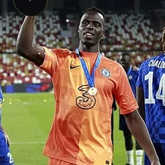 Édouard Mendy height profile photo