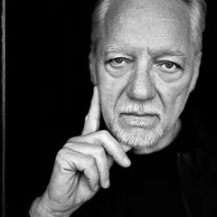 Edward Burtynsky height profile photo