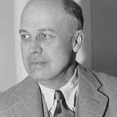 Edward Hopper height profile photo