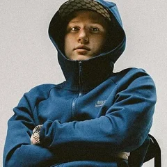 Einár height profile photo