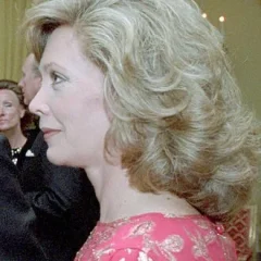 Elaine Taylor (actress) height profile photo