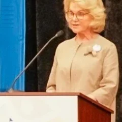 Elaine Wynn height profile photo
