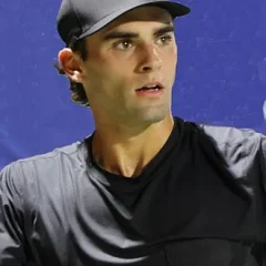 Eliot Spizzirri height profile photo
