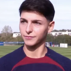 Élisa De Almeida height profile photo