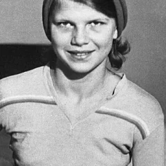 Elizabeth Ann Blaesing height profile photo