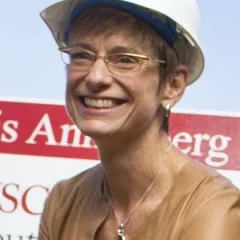 Elizabeth Garrett height profile photo
