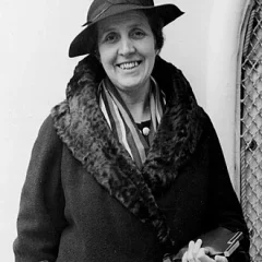 Elizabeth Pierce Blegen height profile photo