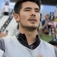 Elkan Baggott height profile photo