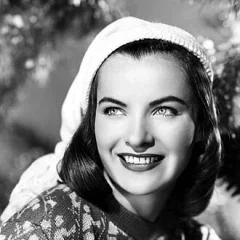 Ella Raines height profile photo