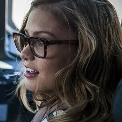 Elle McLemore height profile photo