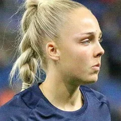 Ellie Roebuck height profile photo
