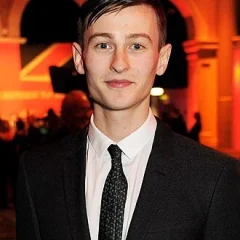 Elliott Tittensor height profile photo