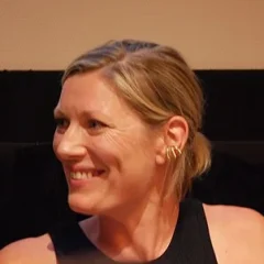 Elvira Lind height profile photo