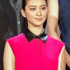 Emi Takei height profile photo