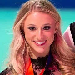 Emilea Zingas height profile photo