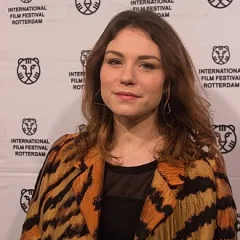 Émilie Dequenne height profile photo