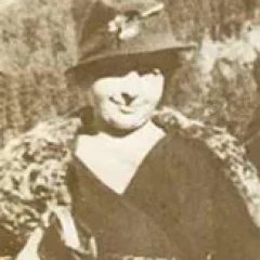Emilie Schenkl height profile photo