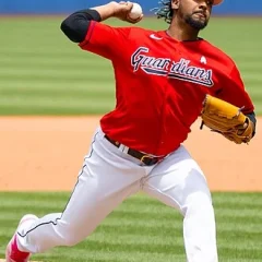 Emmanuel Clase height profile photo