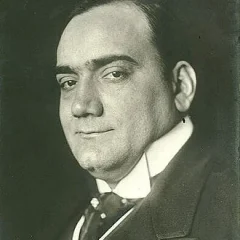 Enrico Caruso height profile photo