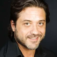 Enrique Arce height profile photo