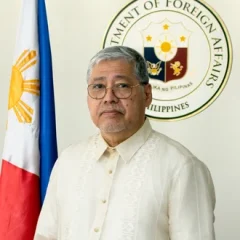 Enrique Manalo height profile photo
