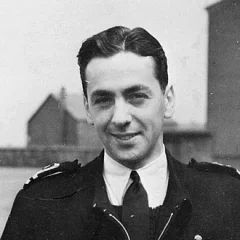 Eric Brown (pilot) height profile photo