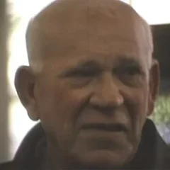 Eric Hoffer height profile photo