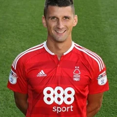 Eric Lichaj height profile photo