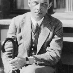 Erich Maria Remarque height profile photo