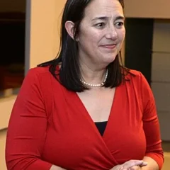 Erin Gruwell height profile photo