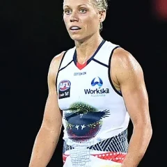 Erin Phillips height profile photo