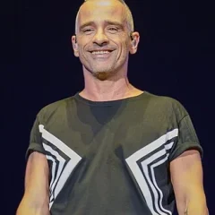Eros Ramazzotti height profile photo