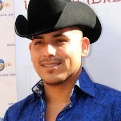 Espinoza Paz height profile photo
