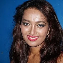 Ester Noronha height profile photo