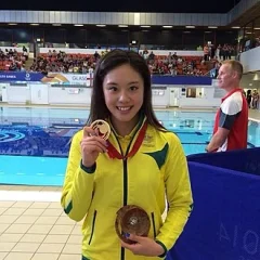 Esther Qin height profile photo