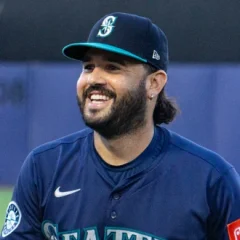 Eugenio Suárez height profile photo
