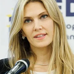 Eva Kaili height profile photo