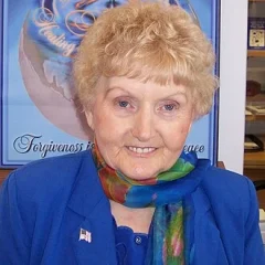 Eva Mozes Kor height profile photo