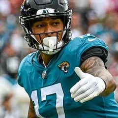 Evan Engram height profile photo