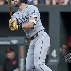Evan Longoria height profile photo