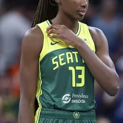 Ezi Magbegor height profile photo