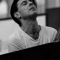 Ezio Bosso height profile photo