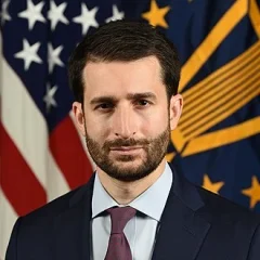 Ezra Cohen height profile photo