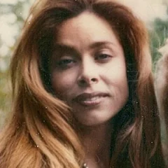 Faye Resnick height profile photo