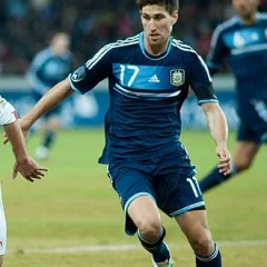 Federico Fernández (footballer) height profile photo