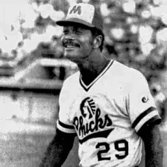 Felipe Alou height profile photo