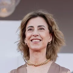 Fernanda Torres height profile photo