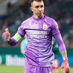 Fernando Muslera height profile photo