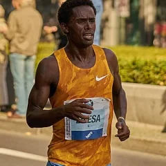 Feyisa Lilesa height profile photo