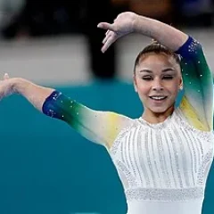 Flávia Saraiva height profile photo